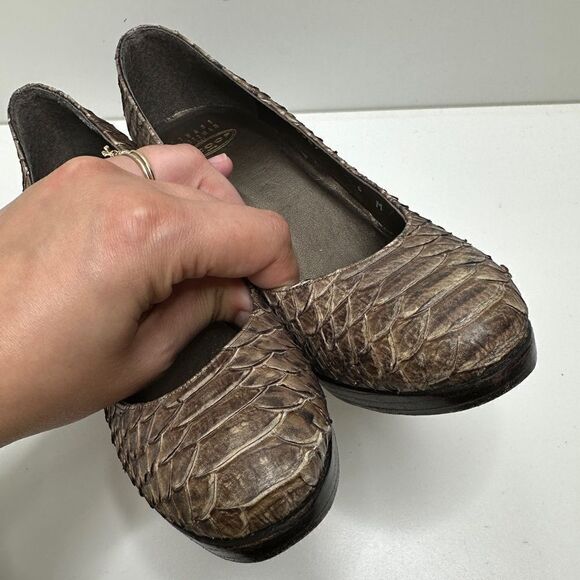 Stuart Weitzman Snakeskin High Heel Pumps Size 6 - Picture 9 of 11